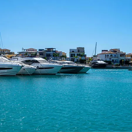 Delightful 1-bedroom Holiday With Balcony All Yours Appartamento *