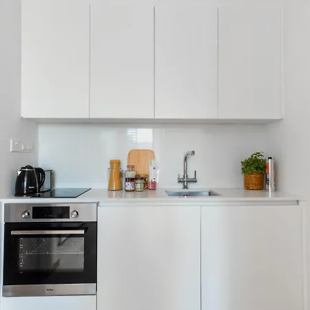Appartement Delightful 1-bedroom Holiday With Balcony All Yours *