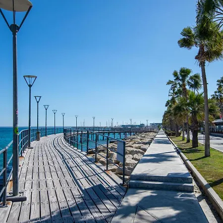 Delightful 1-bedroom Holiday With Balcony All Yours Appartement Limasol